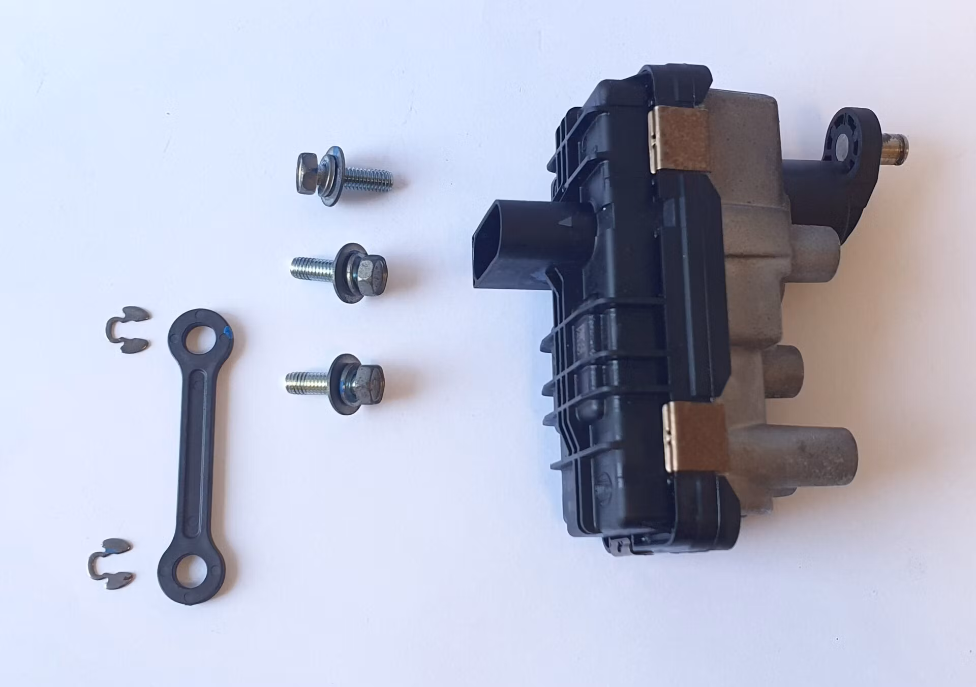 49335-19600 Mitsubishi actuator / wastegate till : 49335-01910, 49335-01920, 49335-01930, 49335-01950, 49335-01951, 49335-01960, 49335-01970