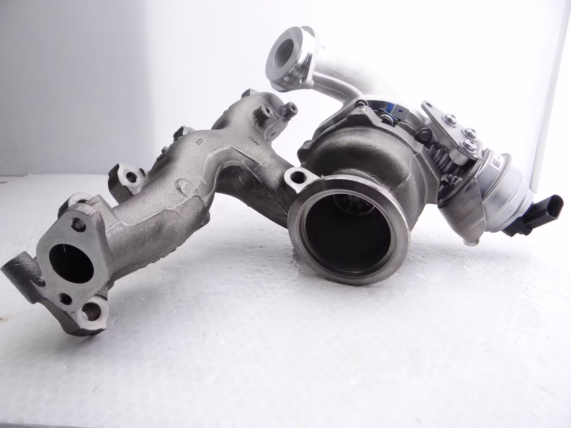 873767-5001S / 04L253014M  VW 2.0TDI  Garrett  GTD 1446 VZM Fabriksny originalturbo