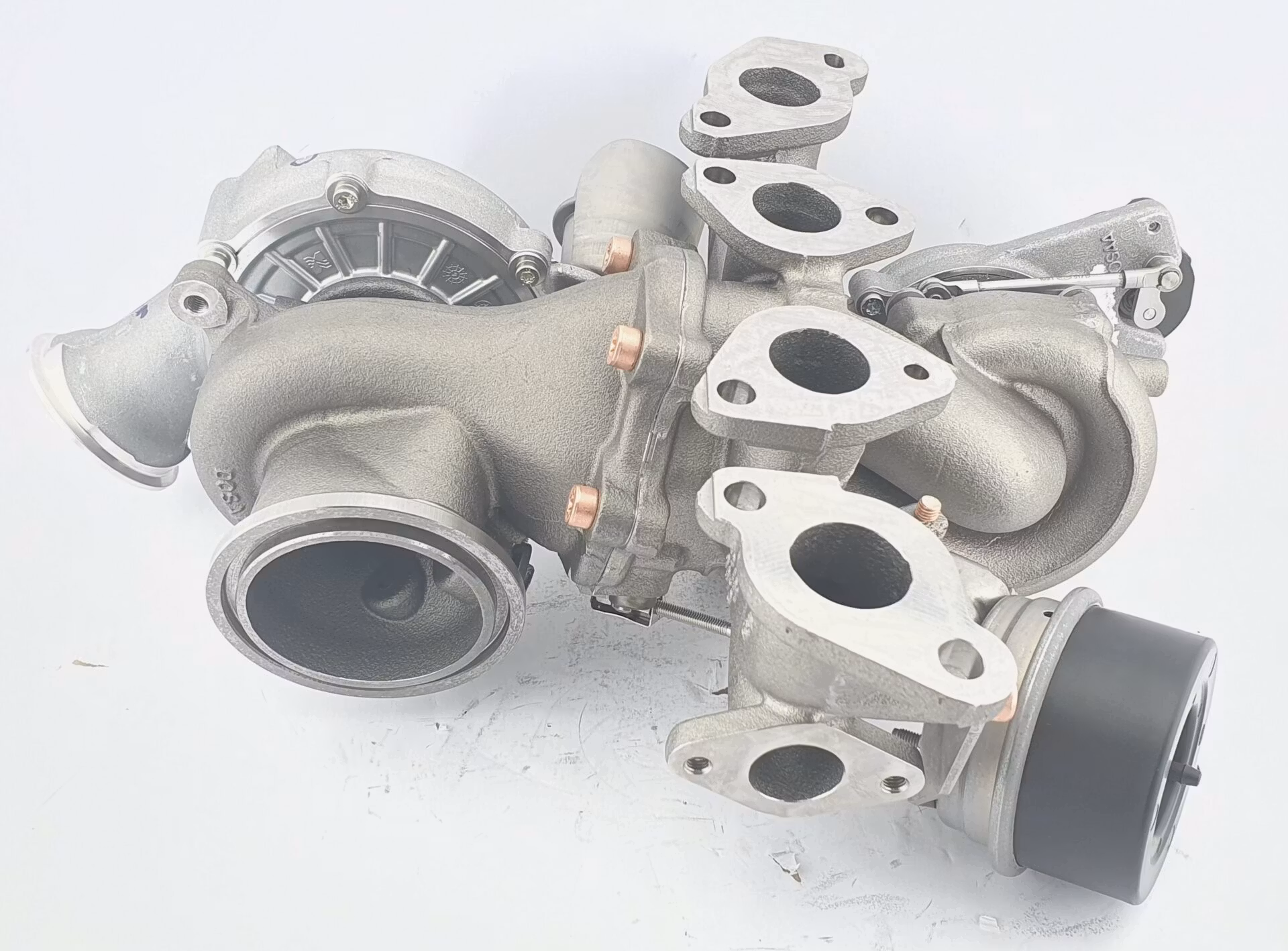 10009880162 / 10009880331 BorgWarner fabriksny originalturbo -  dubbelturbo Volvo : D4202 ( Bytesturbo )