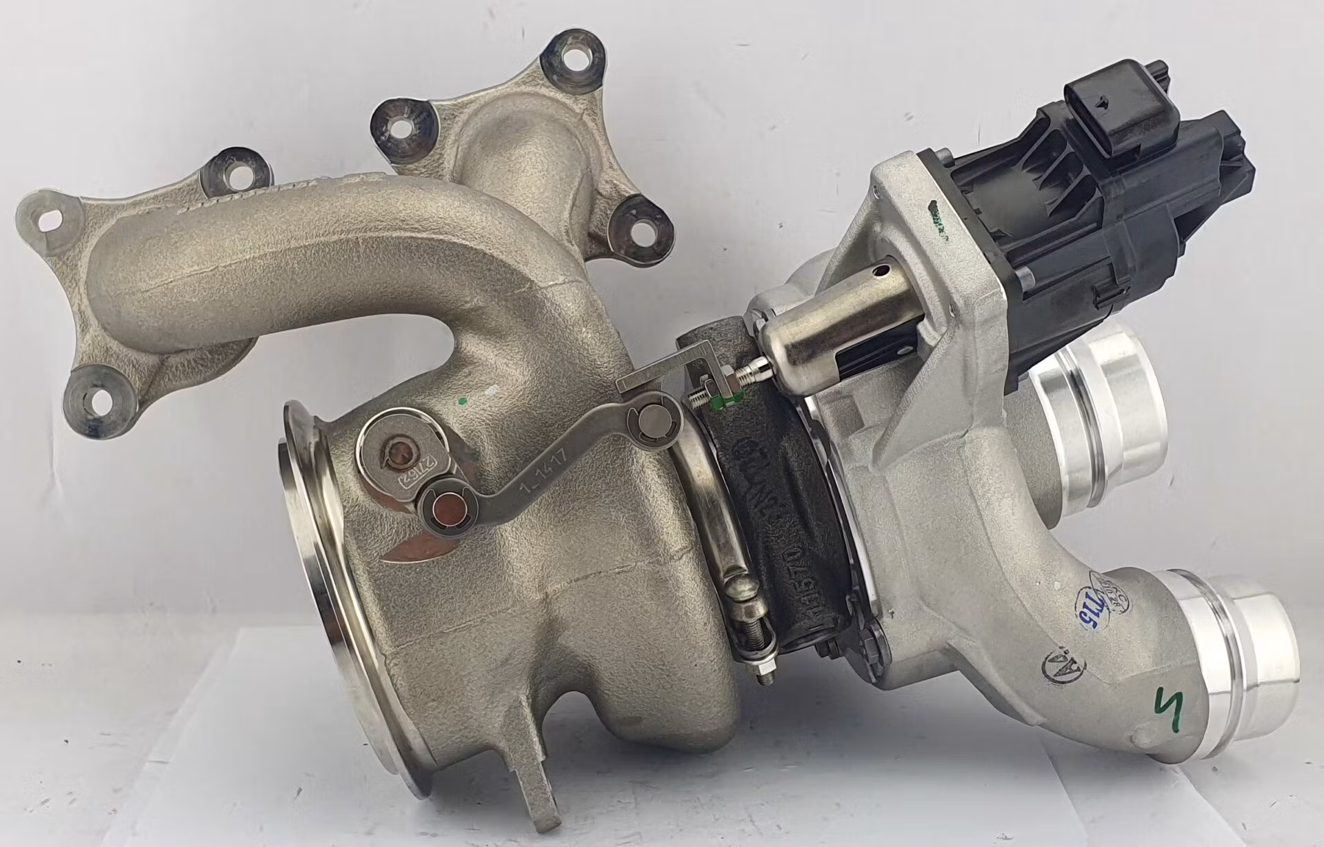 18559880115 /  BorgWarner fabriksny originalturbo OEM : 11657934386 / 11658679021