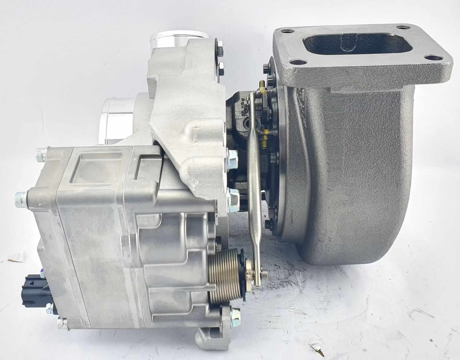 798389-5005S - Garrett GTA4082KLV fabriksny originalturbo : 8982609300, 8982609301, 8980964170, 8980964171, 8980964172, OK00148J