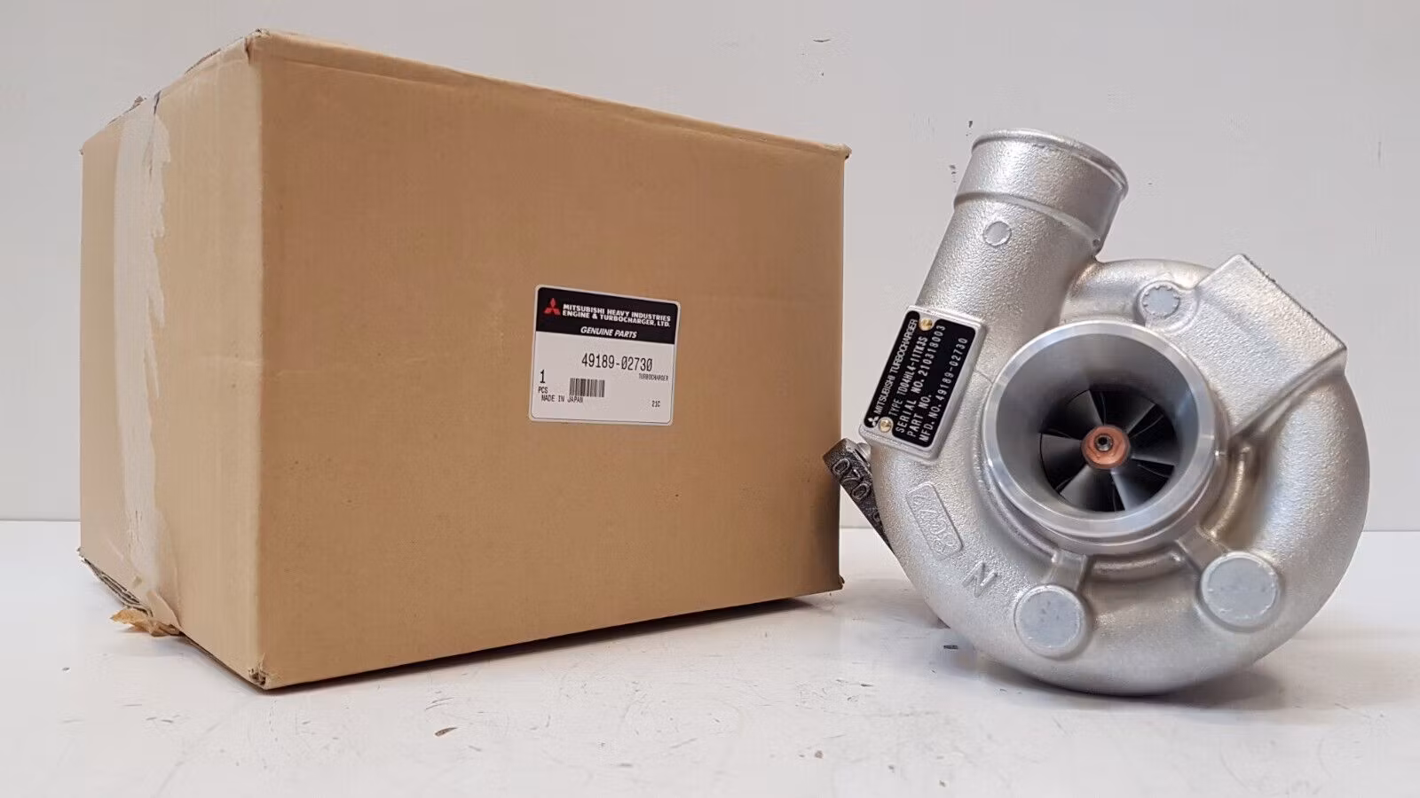 49189-02730 Mitsubishi TD04HL4 - Fabriksny originalturbo CAT : 3154679 315-4679 3154679 20R3994 20R-3994 331-6308 3316308