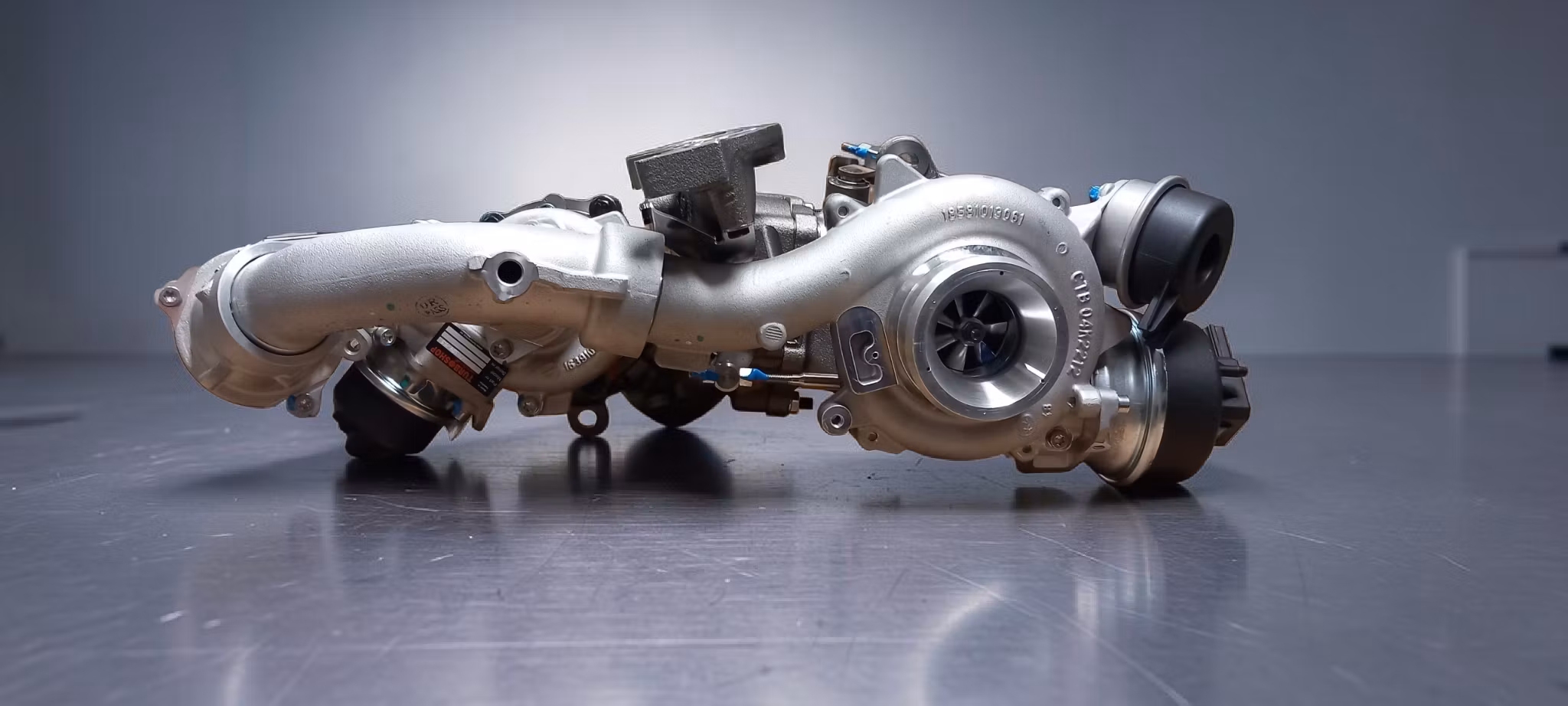 10009880384 Turboshop Solutions fabriksny ersättningsturbo OEM : 03N145704E , 03N145704K ( Bytesturbo )