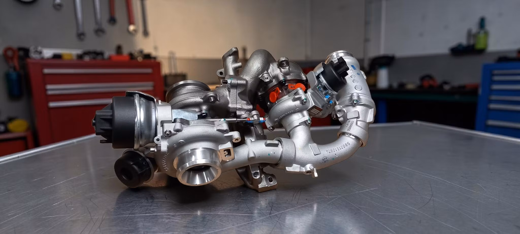 10009880384 Turboshop Solutions fabriksny ersättningsturbo OEM : 03N145704E , 03N145704K ( Bytesturbo )