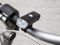 Framlampa till cykel - Laddas via USB-uttag