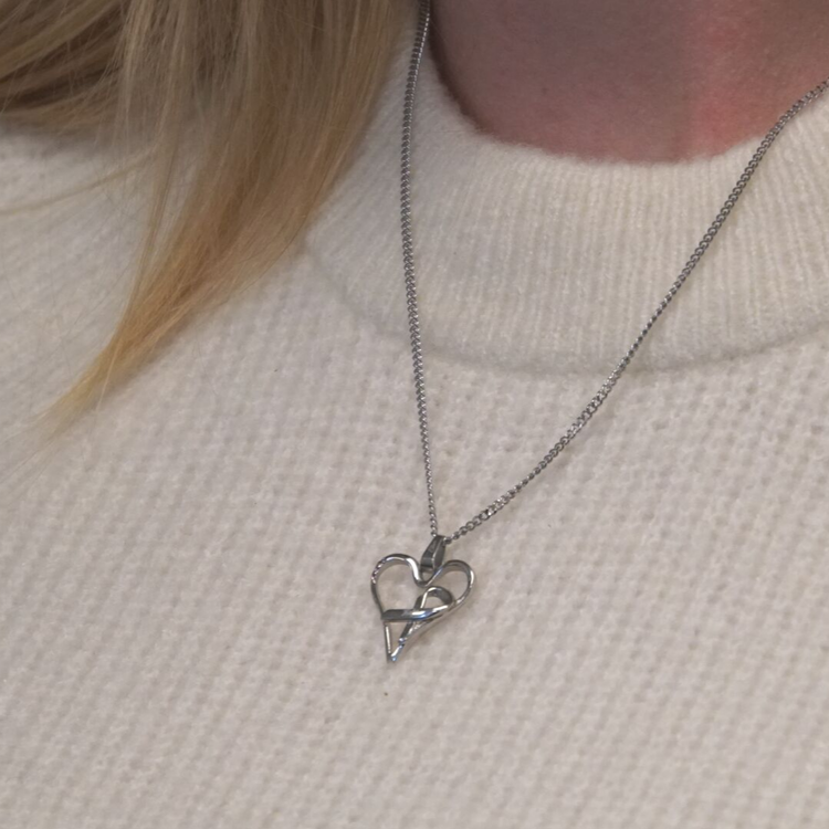LOVE HALSBAND FÖR BRÖSTCANCERFORSKNING