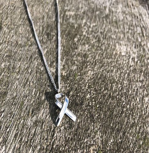 LIV HALSBAND FÖR BRÖSTCANCERFORSKNING