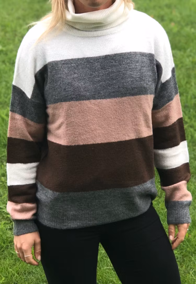 NORA TREATS ROLLNECK