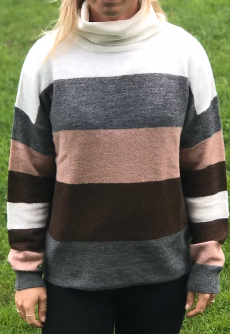 NORA TREATS ROLLNECK