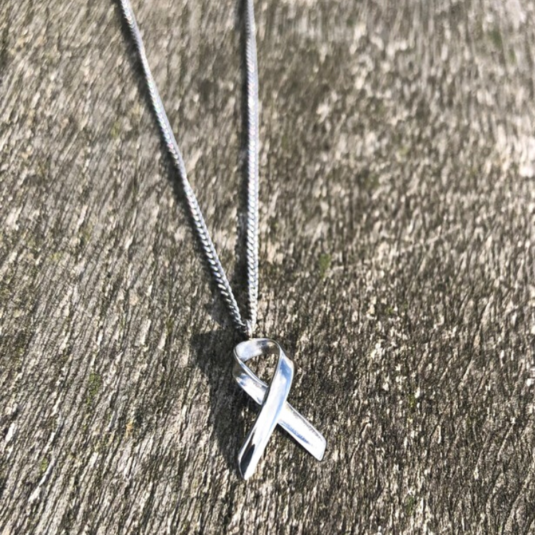 LIV HALSBAND FÖR BRÖSTCANCERFORSKNING