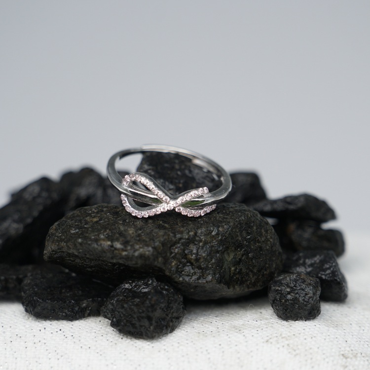 RING TINDRA 925 STERLING SILVER FÖR BRÖSTCANCER FORSKNINGEN