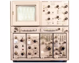 Tektronix 7104, 1GHz Oscilloscope Mainframe