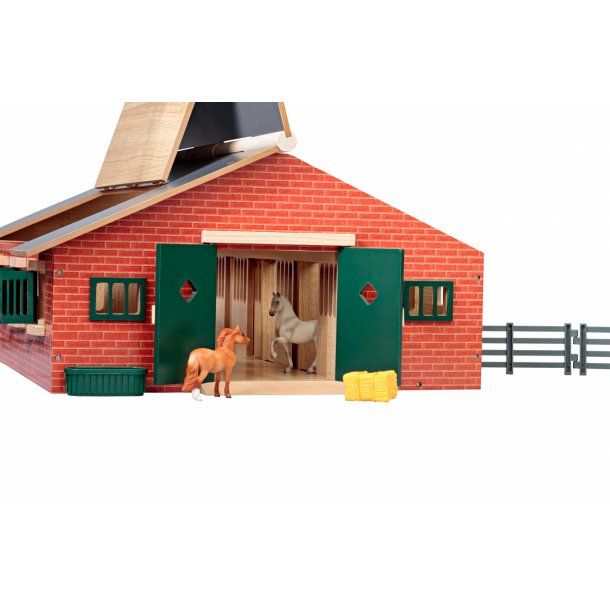 Rött stall i trä 70 cm med tillbehör 1:32 (Breyer)