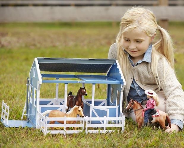 Stall 27 cm 1:32 (Breyer)