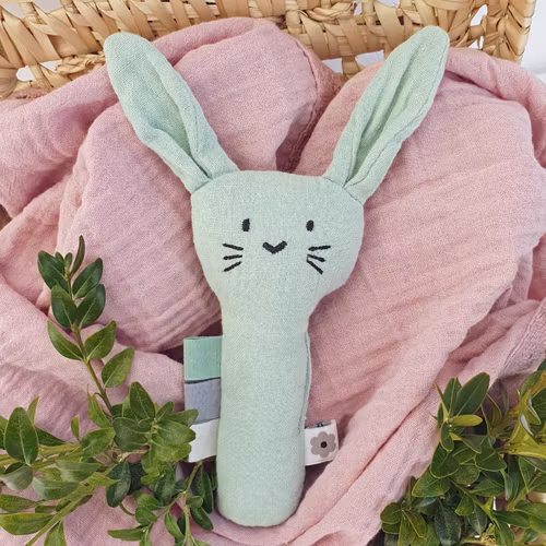Mjuk skallra kanin cameo green eko
