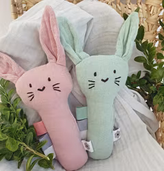 Mjuk skallra kanin pale mauve eko