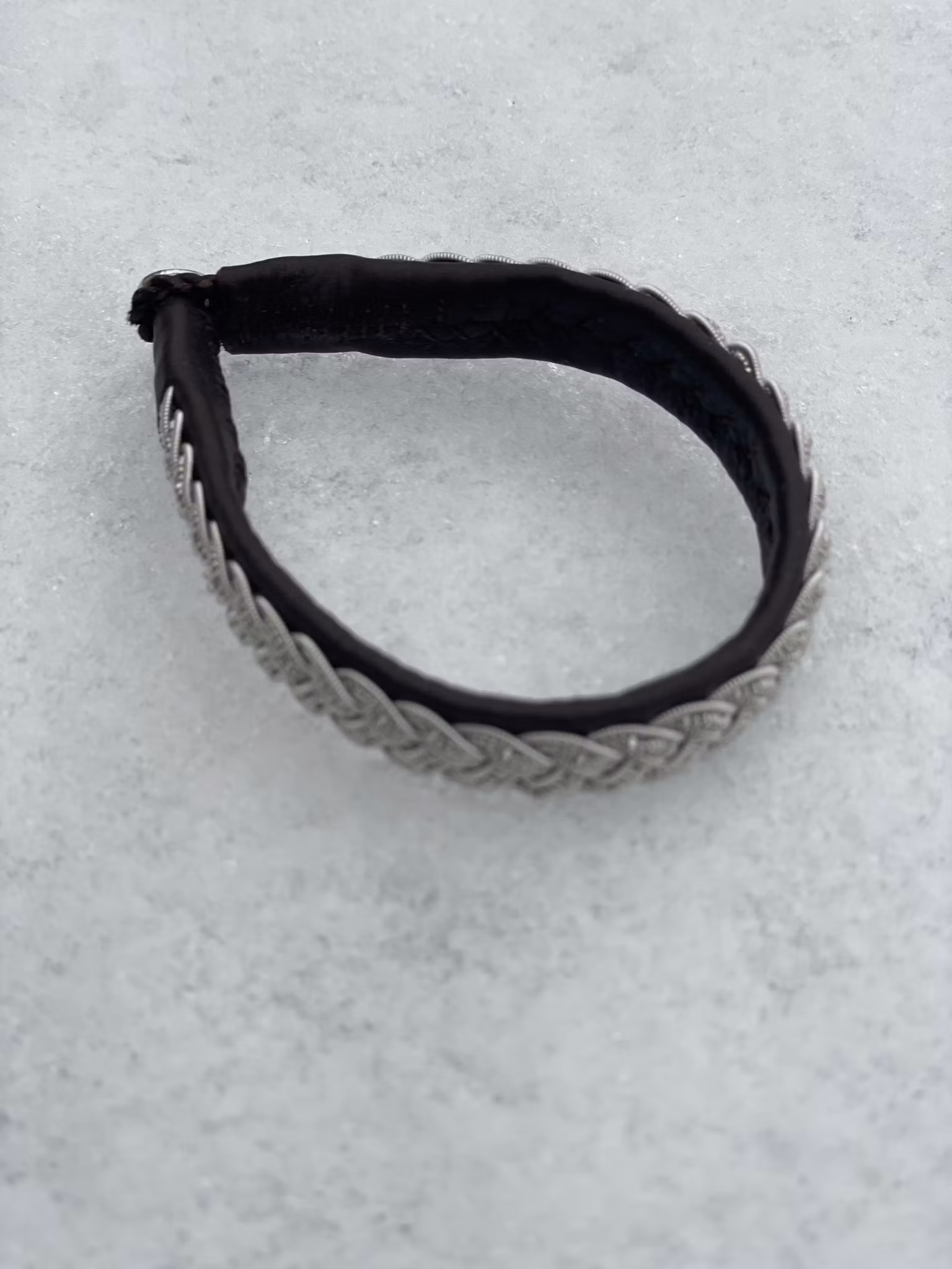 HANDSYDDA SAMISKA ARMBAND