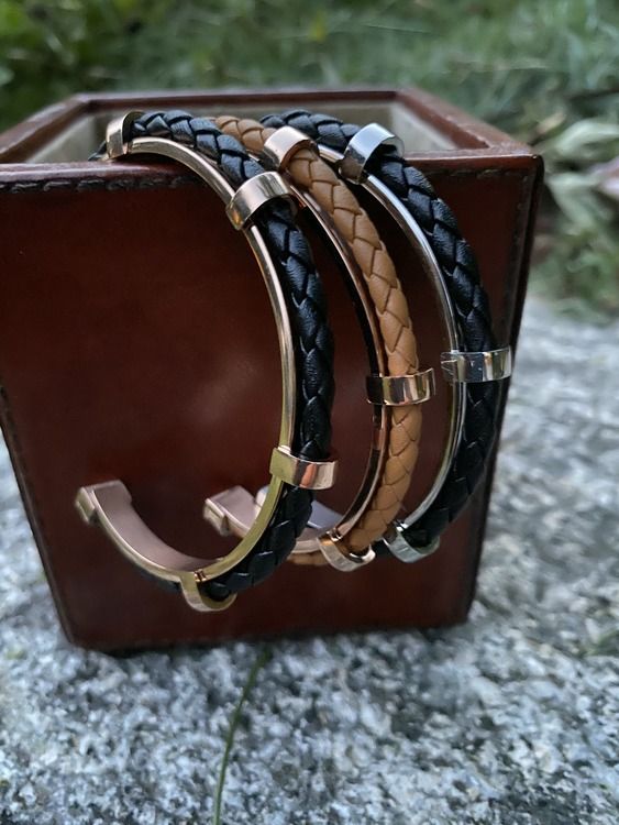 Armband i rostfritt stål och äkta läder