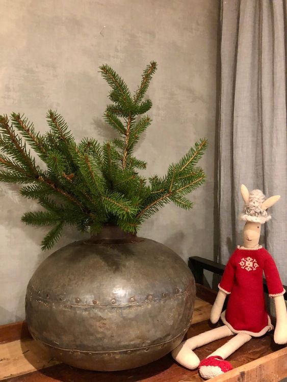 VINTAGE WATER POT