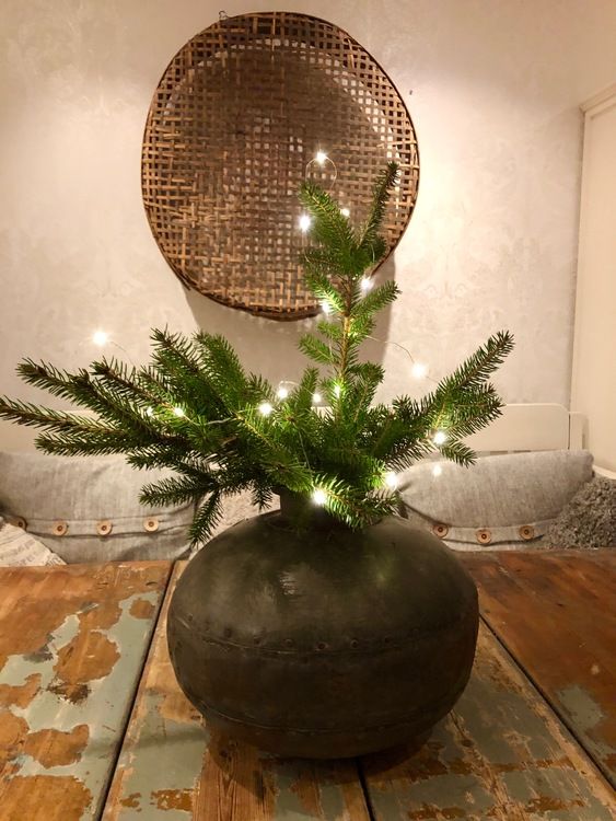 VINTAGE WATER POT