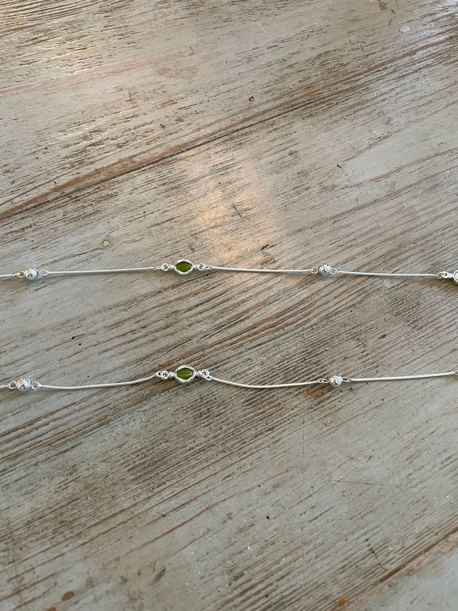 Oyster Iconic Necklace, silver/olive green