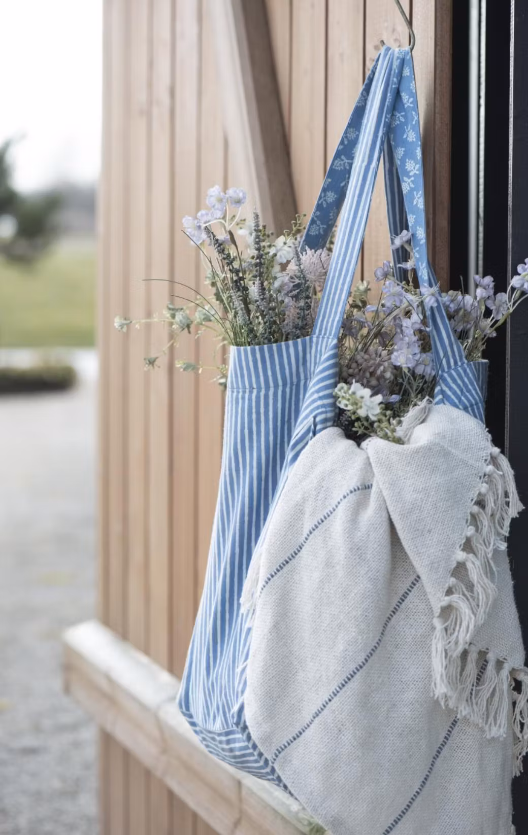 Tygväska vändbar randig eller blommig