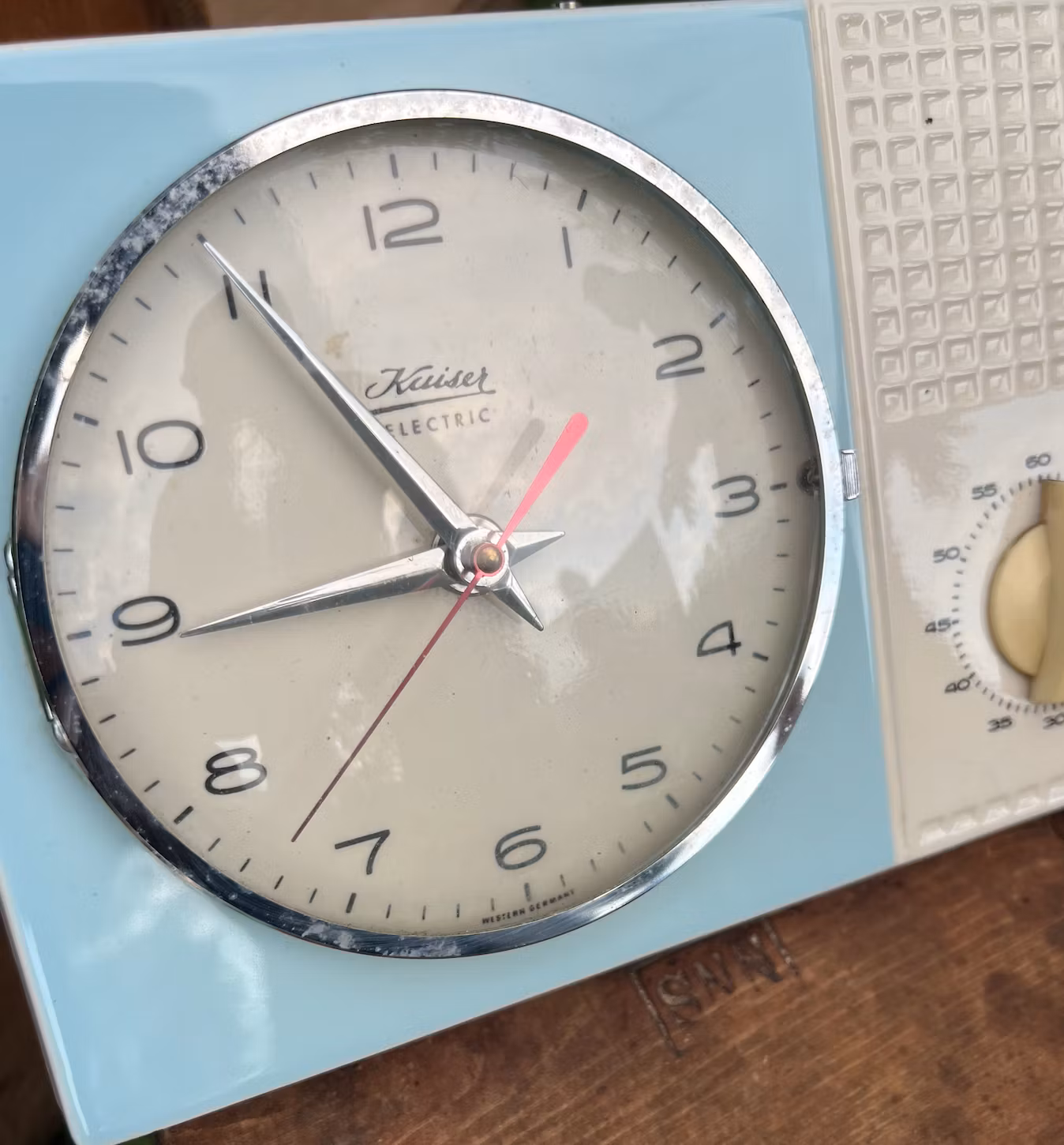 Wall clock with timer vintage