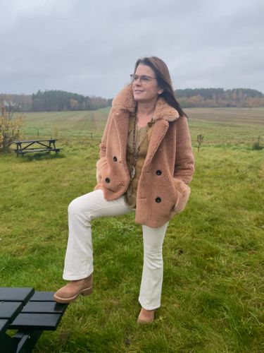 Fiona ullkappa kort ljusbrun