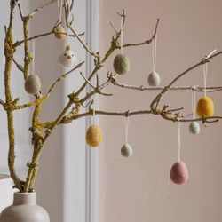 Tovade ägg med broderi, set om 3 i beige nyanser