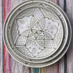 Moroccan hand-painted plate 22 cm light green