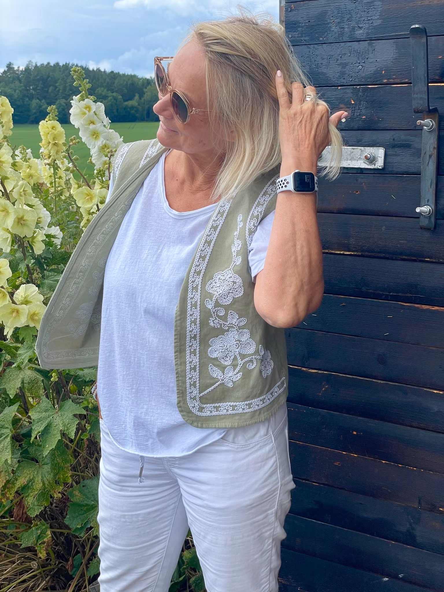 Sleeveless flower vest Boho