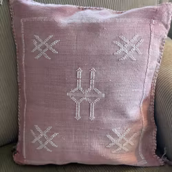 cactus silk kuddfodral Marocko rosa med vit brodering