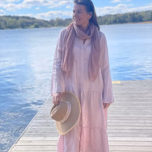 Maxiklänning free spirit med knappar rosa