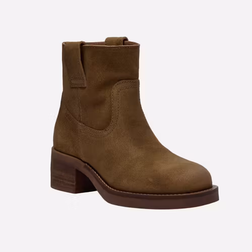 Jenny boots pavement
