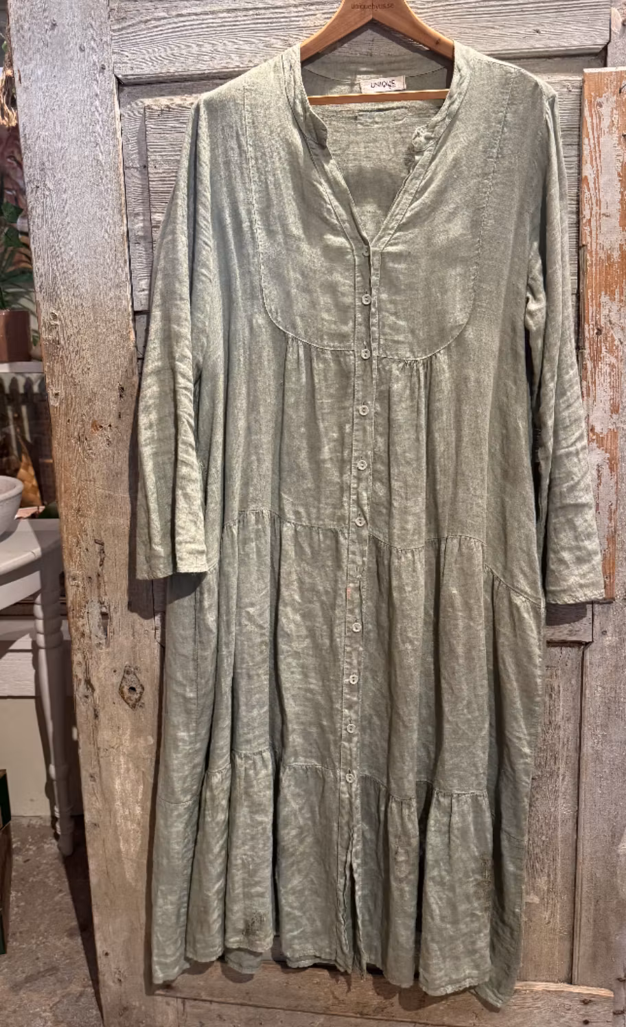 Maxi dress in linen Free spirit with buttons