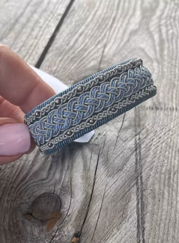 Samiskt Handsytt Armband – Rocky