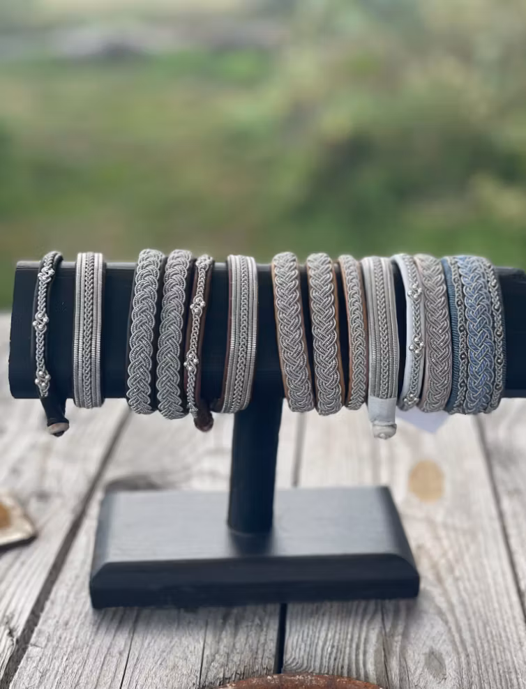 Samiskt Handsytt Armband – Rocky