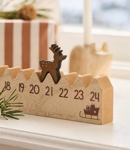 Julkalender 1-24 i trä med ren