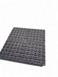 Gymm matta i återvunnen gummi 100x100x4cm svart