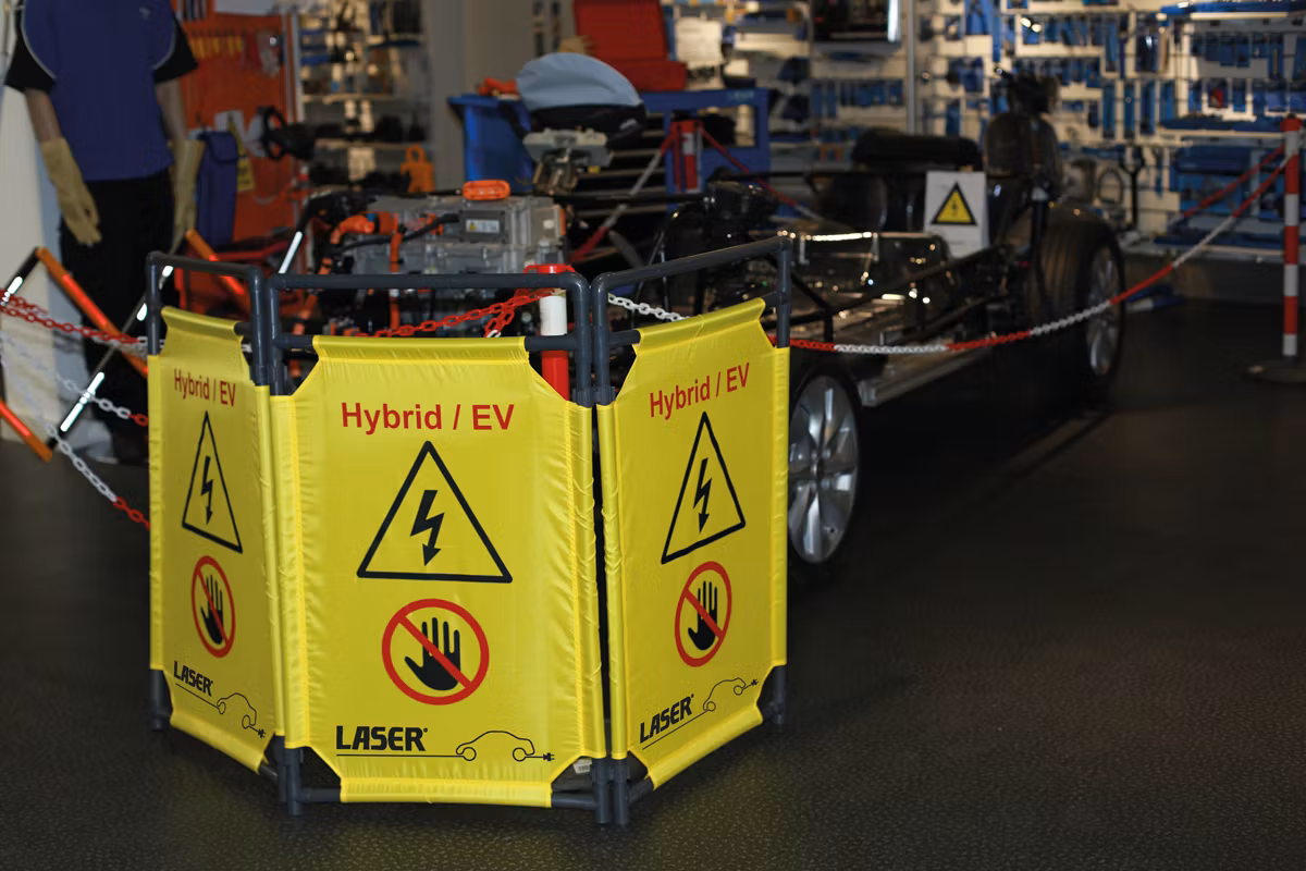 Hybrid/EV fällbara säkerhetsbarriärer