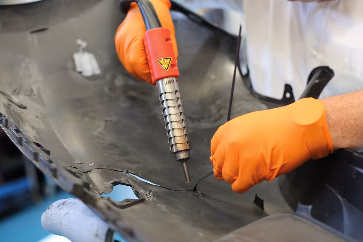 Plastsvets med kvävgasgenerator och varmhäftare
