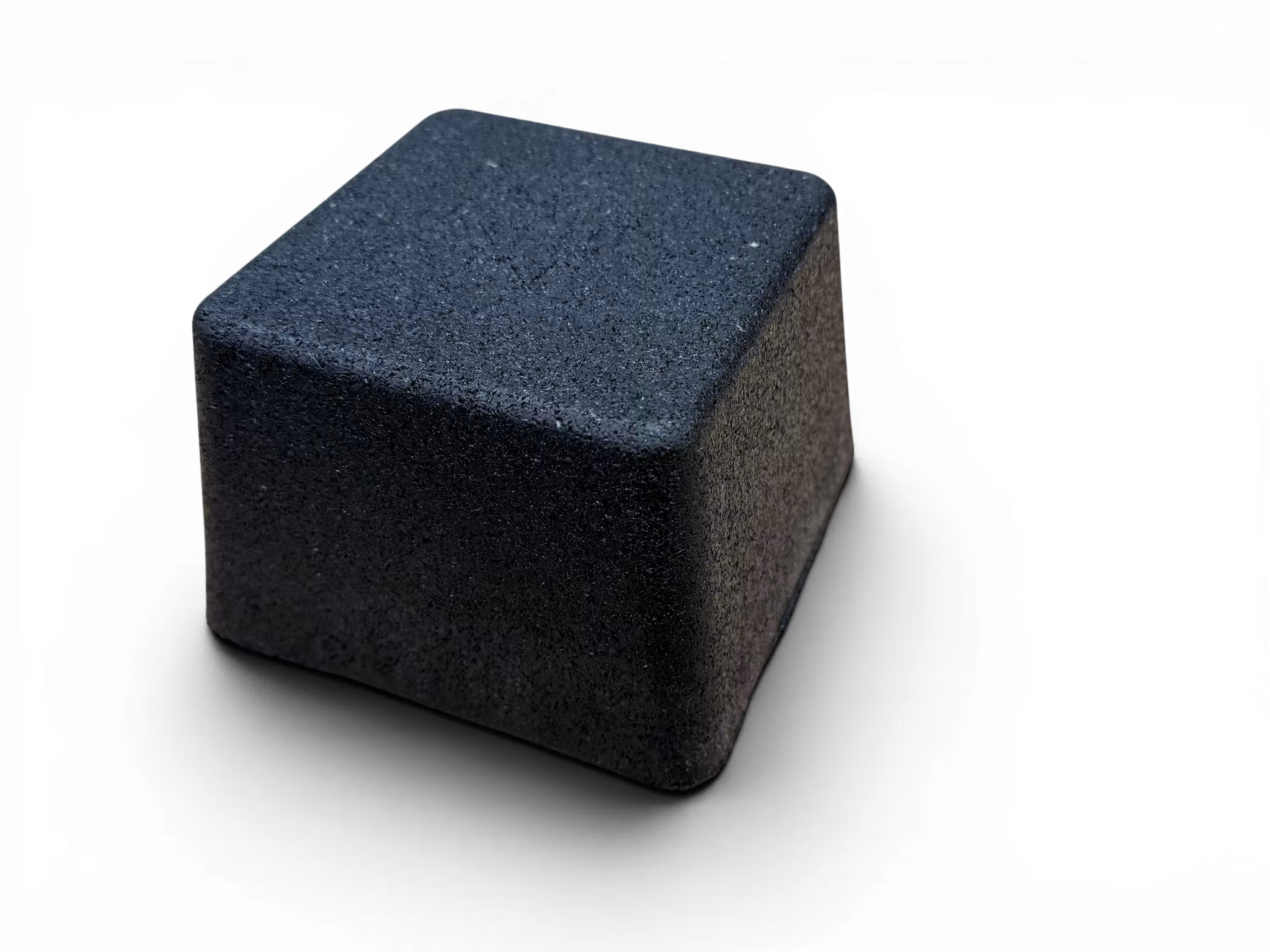 Återvunnen Gummikloss Pyramid 80x120x120 med stora knoppar