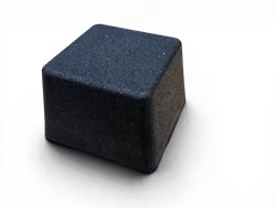 Återvunnen Gummikloss Pyramid 80x120x120 med stora knoppar