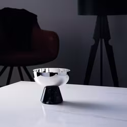 Skål på fot D 11 cm, H 9,5 cm Madame pvd rom, 1 st/frp FRANKHUGO