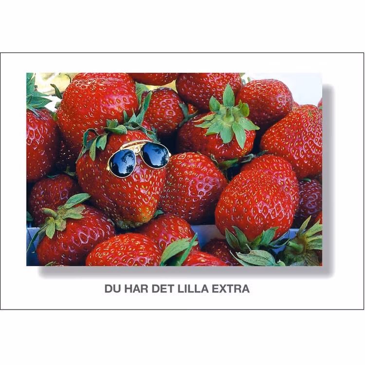 Vykort. Uppskattning jordgubbar . Foto: Per Johansson - Joanzon. Kortbutiken säljer detta vykort.