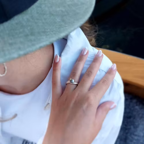 Ring "Knopp" med gulddetalj