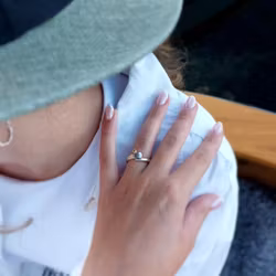 Ring "Knopp" med gulddetalj