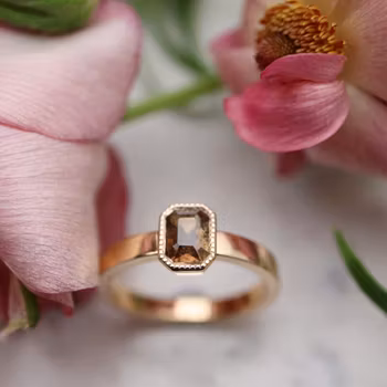 Kopia Prickig safir