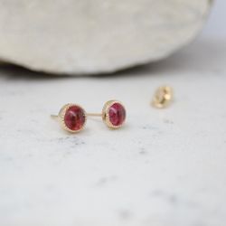 Örhänge med rosa turmalin