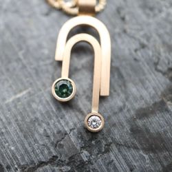 "Art Deco" Hänge med diamant och safir